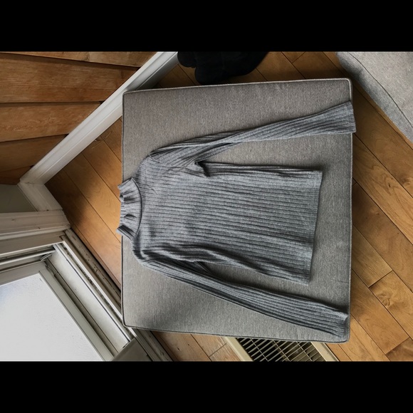 Grey turtle neck - Picture 3 of 3